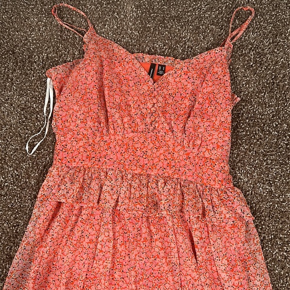 Dress - Picture 2 of 4